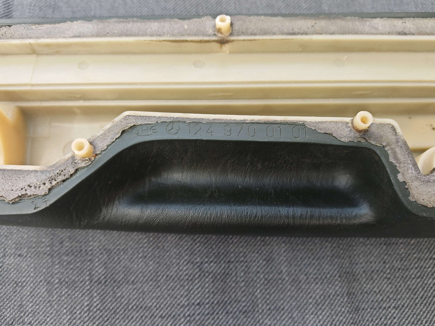 Mercedes W124 Armrest Repair Kit Front Left And Right Gray A1249700101 / A1249701201
