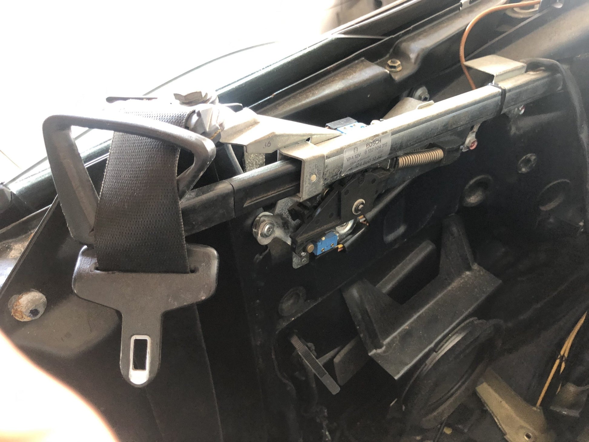 Mercedes W124 A124 Sicherheitsgurt-Zuführer Reparatursatz (W124 Cabriolet)