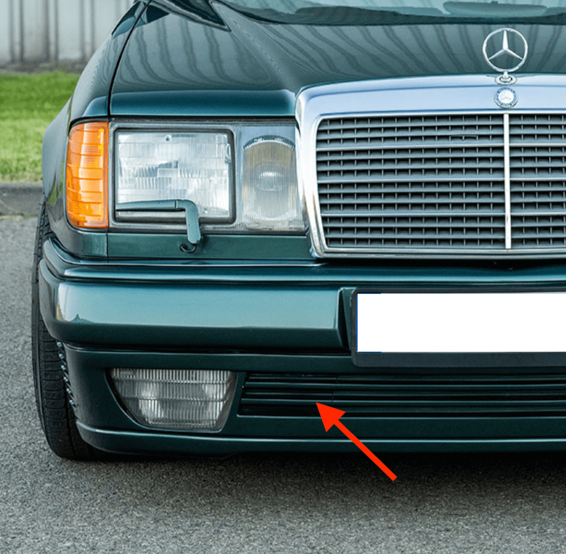 Mercedes W124 Lorinser 1 Generation Abschlepphaken-Abdeckung Stoßfänger vorn Verkleidung Primed 4882057