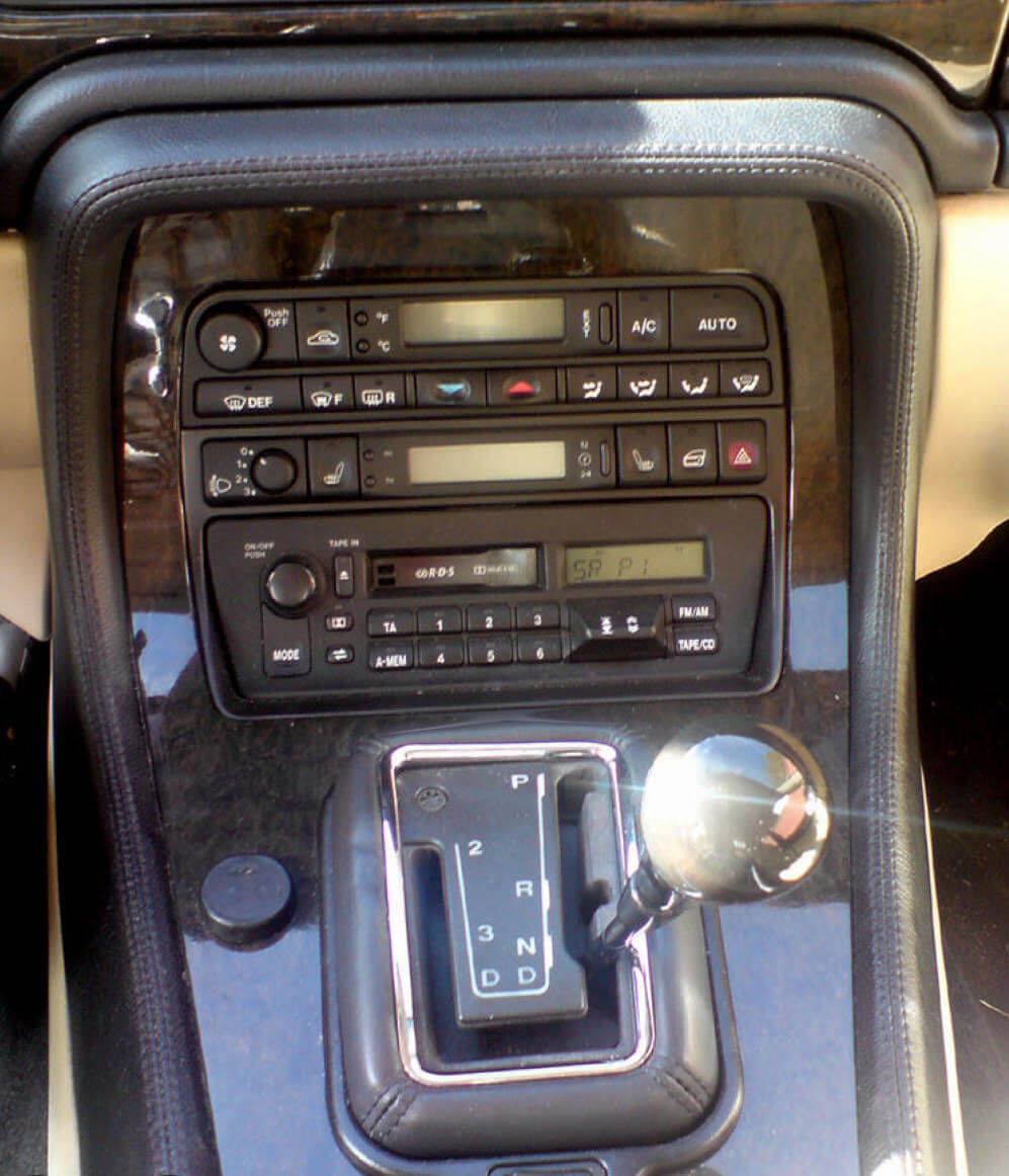 Jaguar XJ X300 ACC Stereo Digital Clock Display Halter Black LNA6318AA / LNA6292DA / LNA6290DA