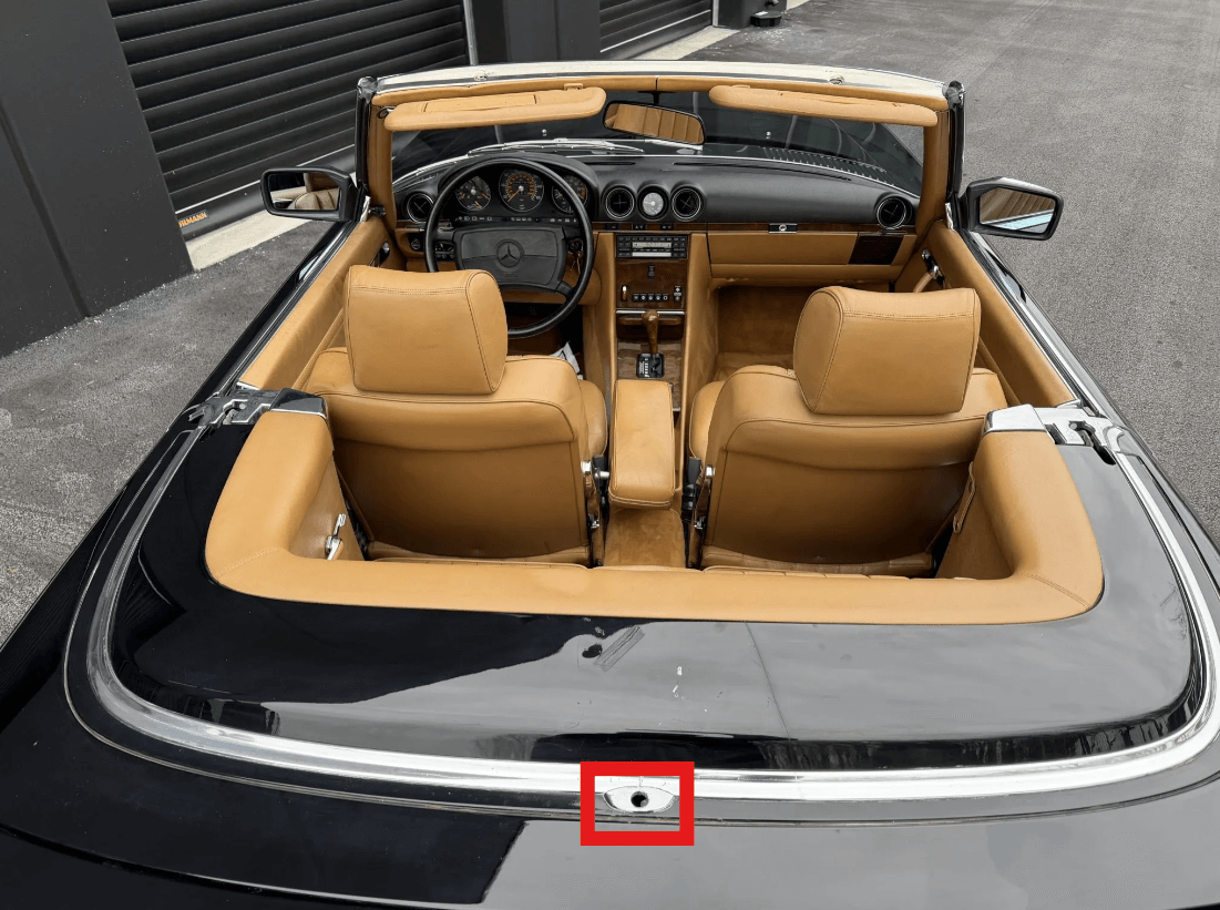 Mercedes R107 Metal Chrome Rosette Softtop / Hardtop Abdeckung A1077580141