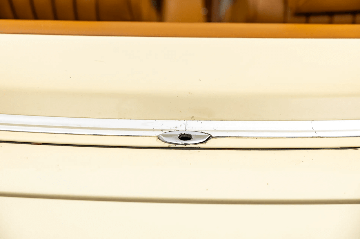 Mercedes R107 Metal Chrome Rosette Softtop / Hardtop Abdeckung A1077580141