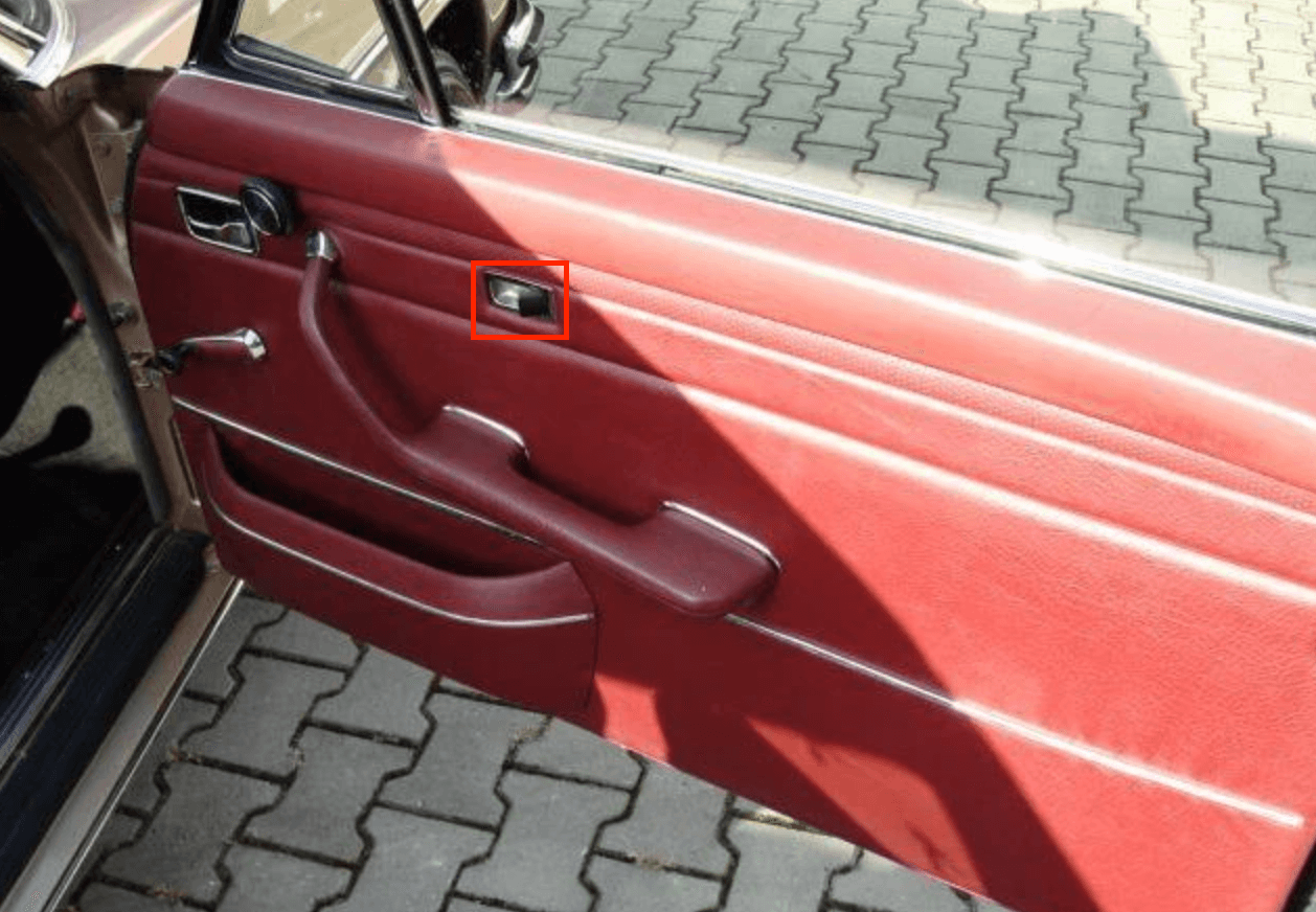 Mercedes W111 / W113 / W114 / W123 Inner Door Handle Chrome Verkleidung A1137660011