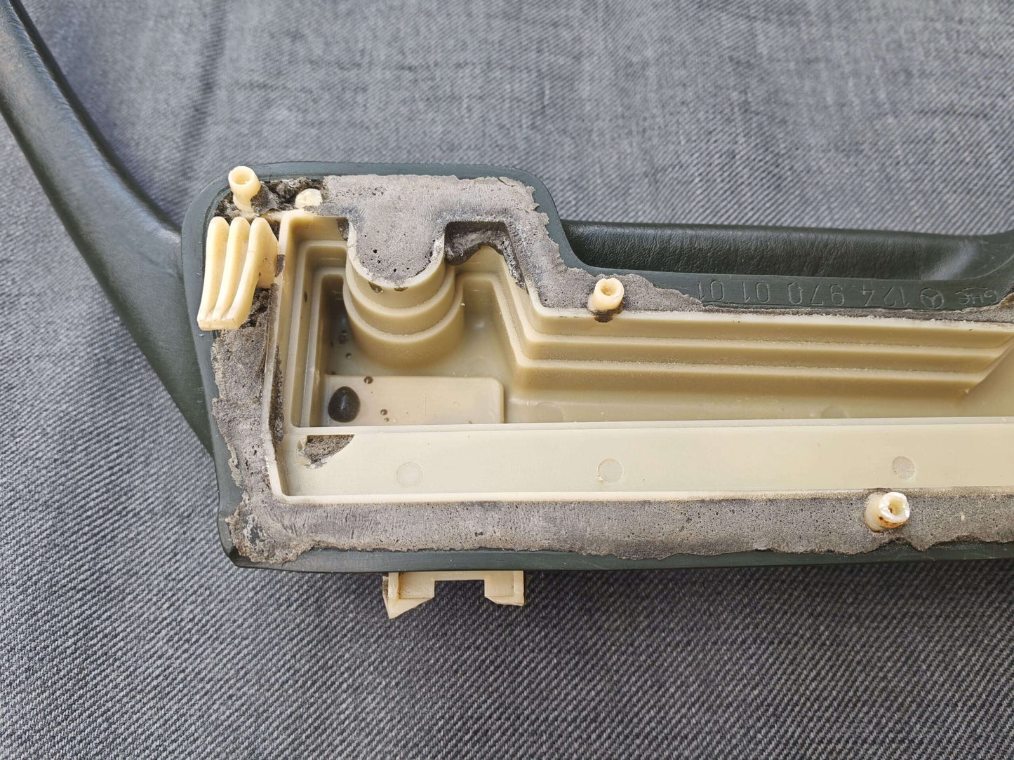 Mercedes W124 Armrest Repair Kit Front Left And Right Gray A1249700101 / A1249701201