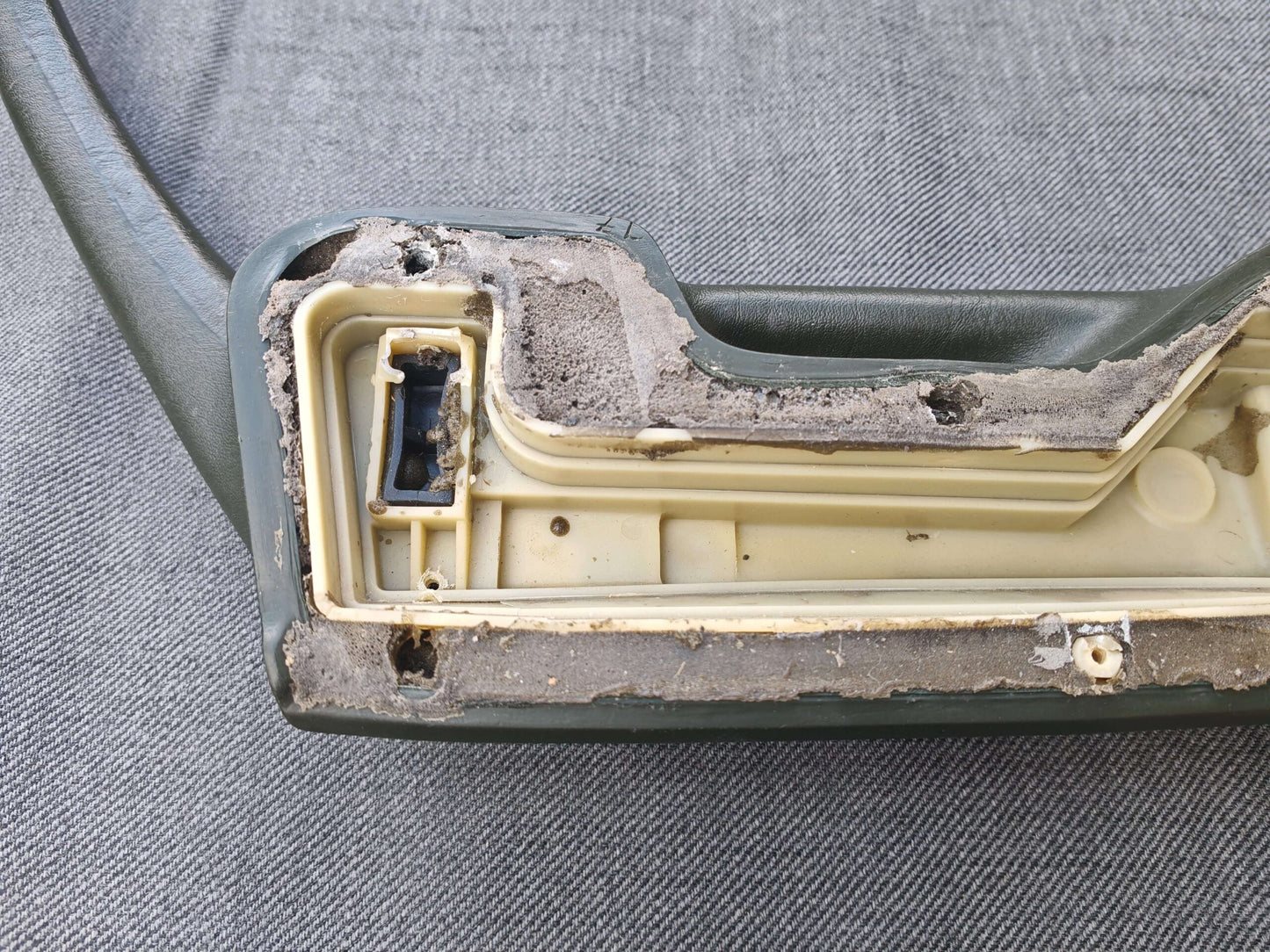 Mercedes W124 Armrest Repair Kit Rear Left And Right Gray A1249700301 / A1249700401